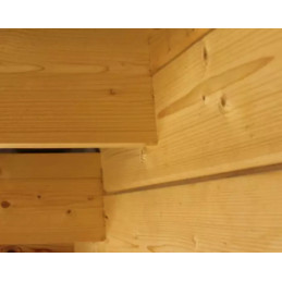 Hirsilato R6 Rakomalli – kompakti 6,3 m² pihavarasto hirsirakenteella. Ilmava ja käytännöllinen säilytysratkaisu