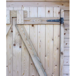 Hirsilato R6 Rakomalli – kompakti 6,3 m² pihavarasto hirsirakenteella. Ilmava ja käytännöllinen säilytysratkaisu