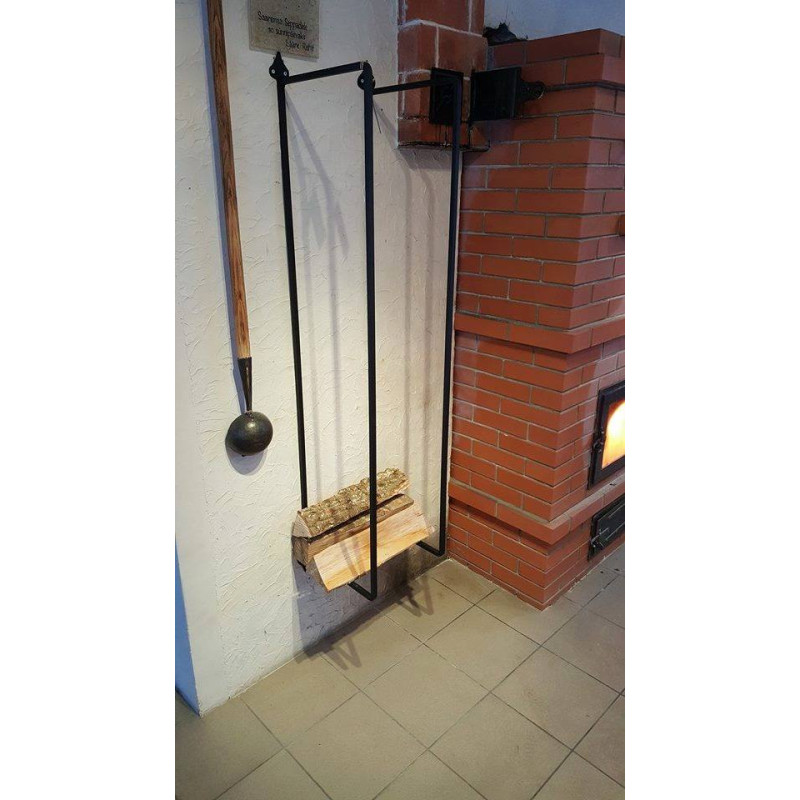 Seinään kiinnitettävä klapihylly hallille heti varastosta.