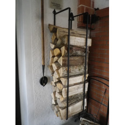Seinään kiinnitettävä klapihylly hallille heti varastosta.