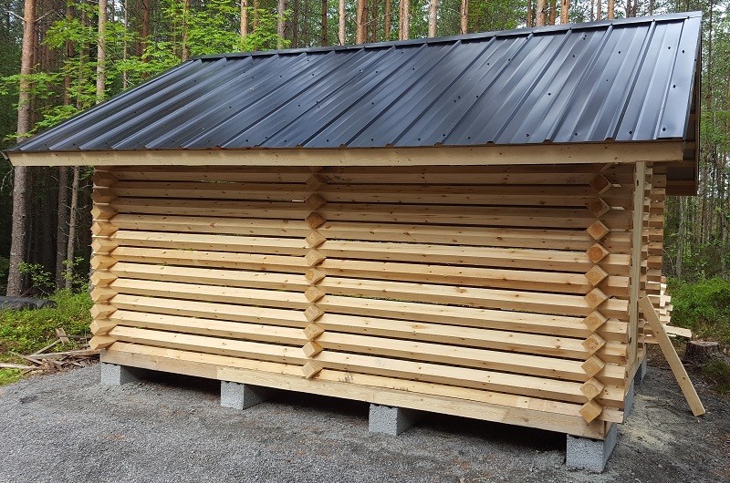 3 X 4m PUULIITERIN VALMISPAKETTI PELTIKATOLLA