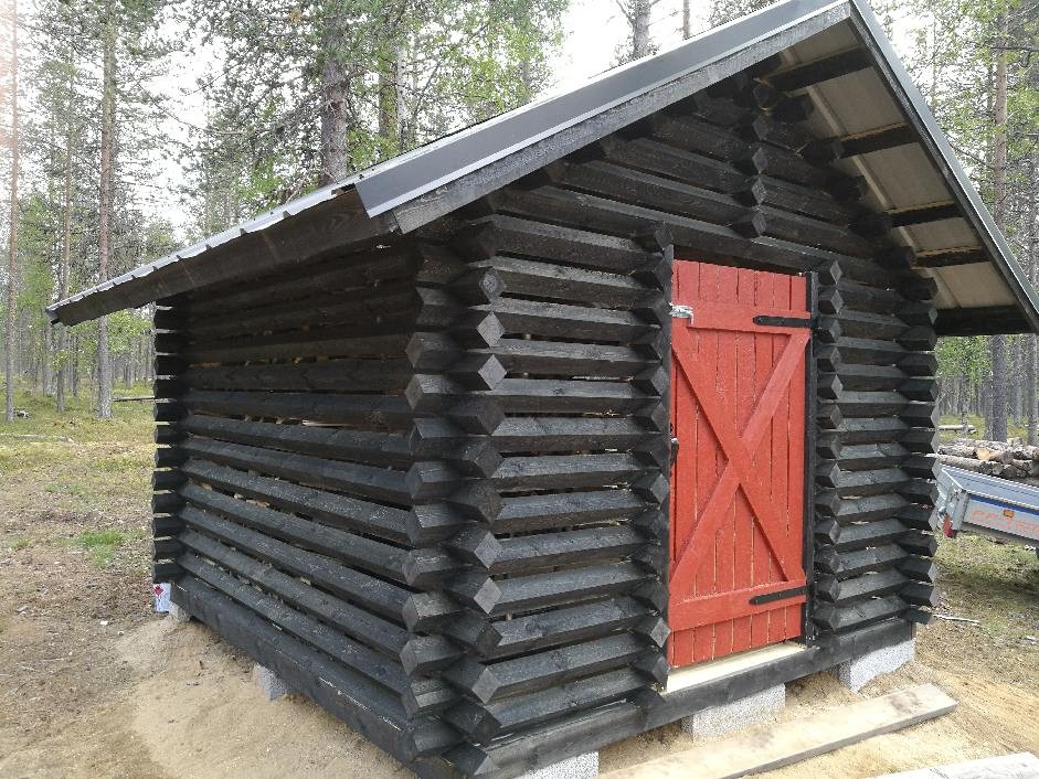 3 X 3m PUULIITERIN VALMISPAKETTI PELTIKATOLLA