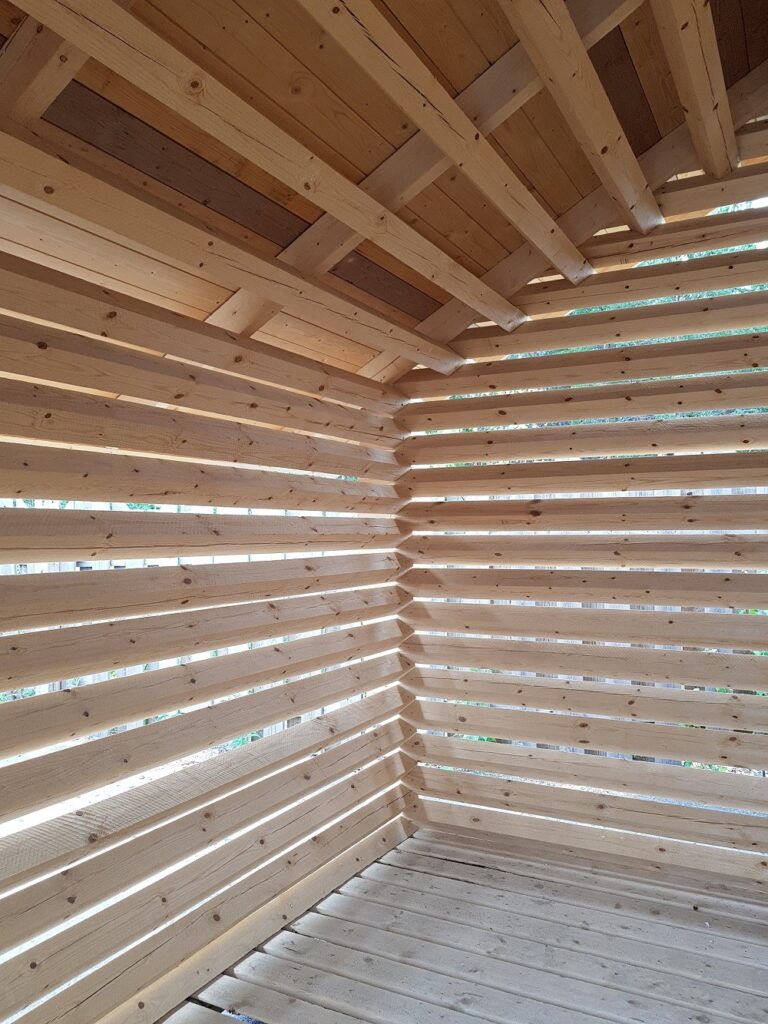 3 X 3m PUULIITERIN VALMISPAKETTI PELTIKATOLLA