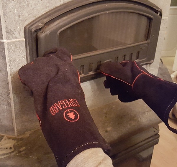 GRILLAUSKÄSINEET NAHKAA