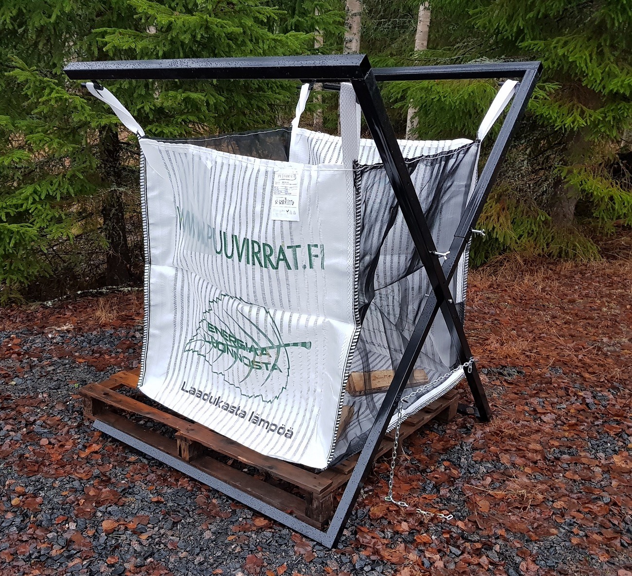SÄÄDETTÄVÄ SÄKKITELINE KOUKUILLA