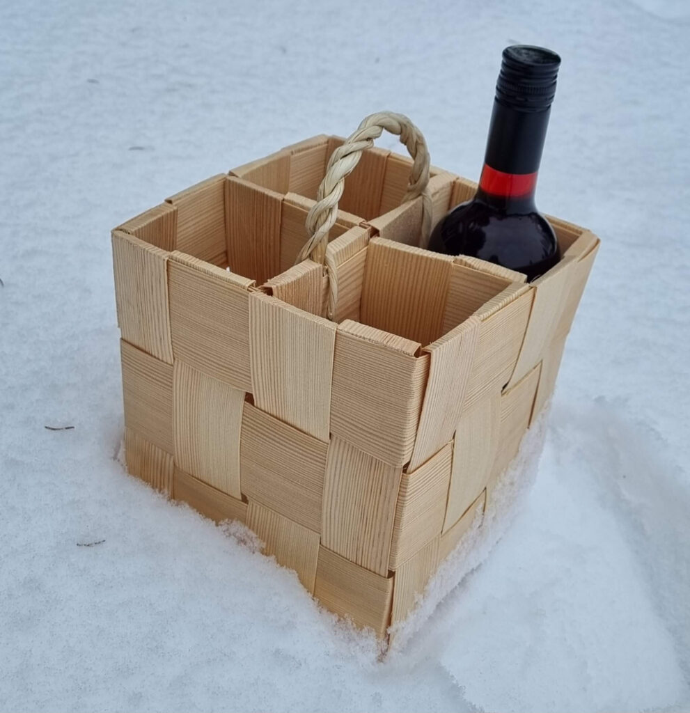 PULLOKORI PÄREESTÄ