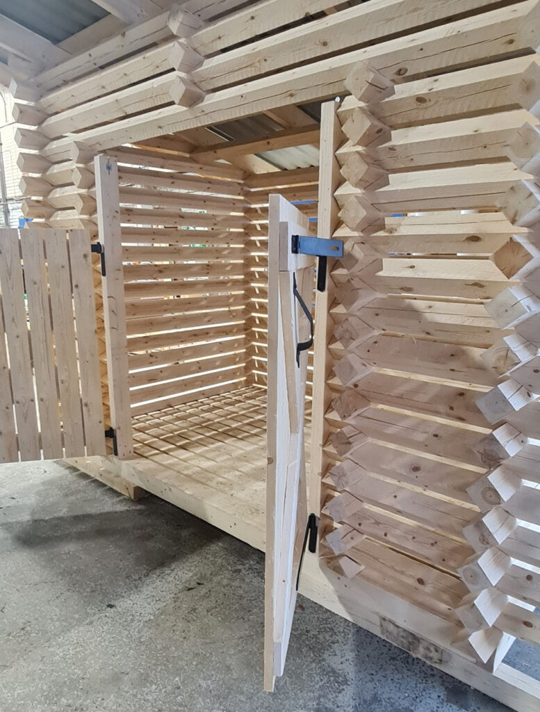 JÄTEKATOS TAI PUULIITERI 3 X 2M