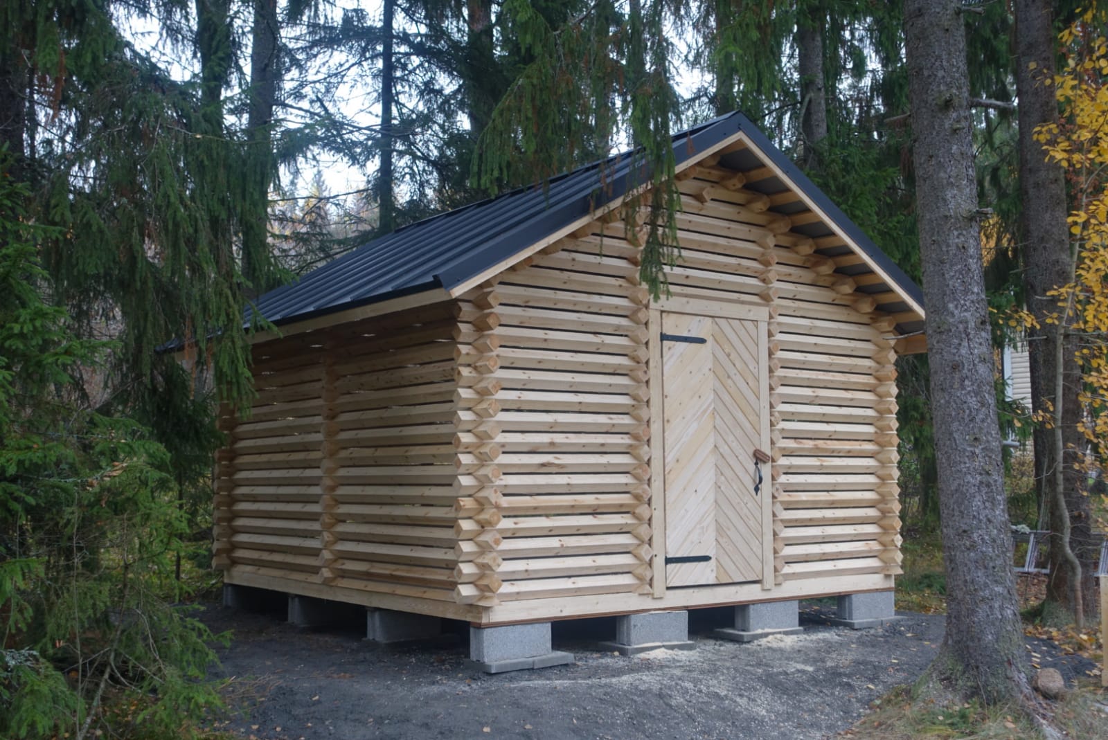 4 X 4M LIITERIN VALMISPAKETTI PARRUHIRRESTÄ - Kuva 10